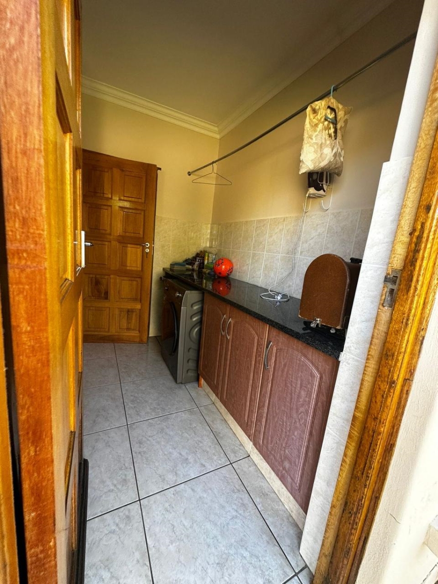 To Let 5 Bedroom Property for Rent in Mmabatho Unit 10 North West